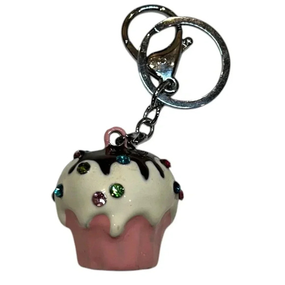 Cupcake Enamel Keychain - Picture 2 of 6